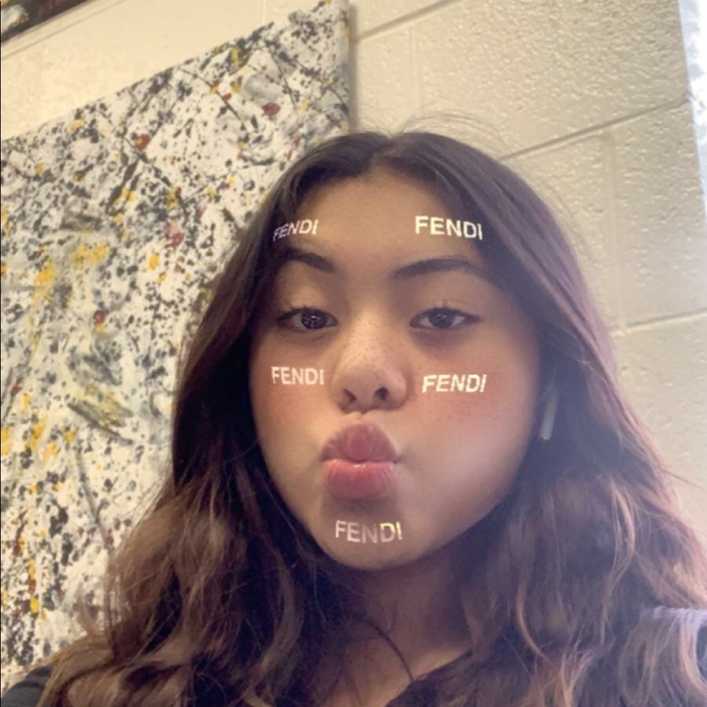 Meet your Posher, Adriana